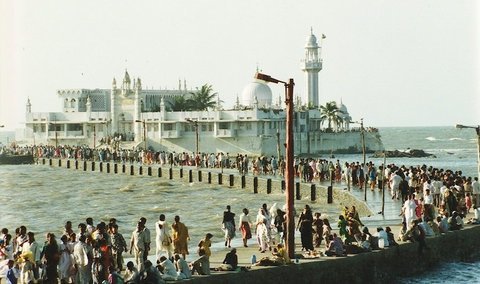 mosque_at_sea