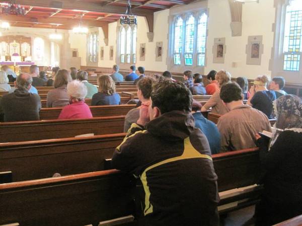 Students gather for Mass at Alumni Hall