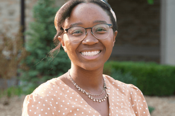Savannah Carr Headshot